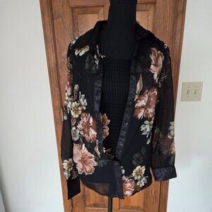 Casse's 2pc Floral Print Blouse and Tank set. NWT